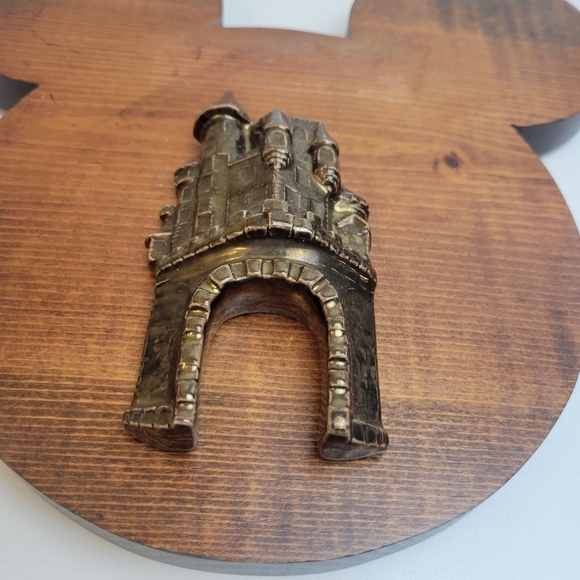 Mickey head plaque Disney Castle - Picture 2 of 9